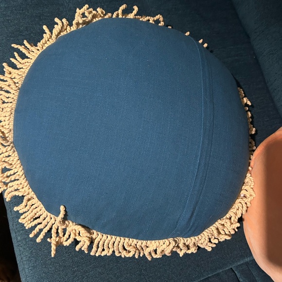 Sage x Clare pillow - Picture 2 of 2